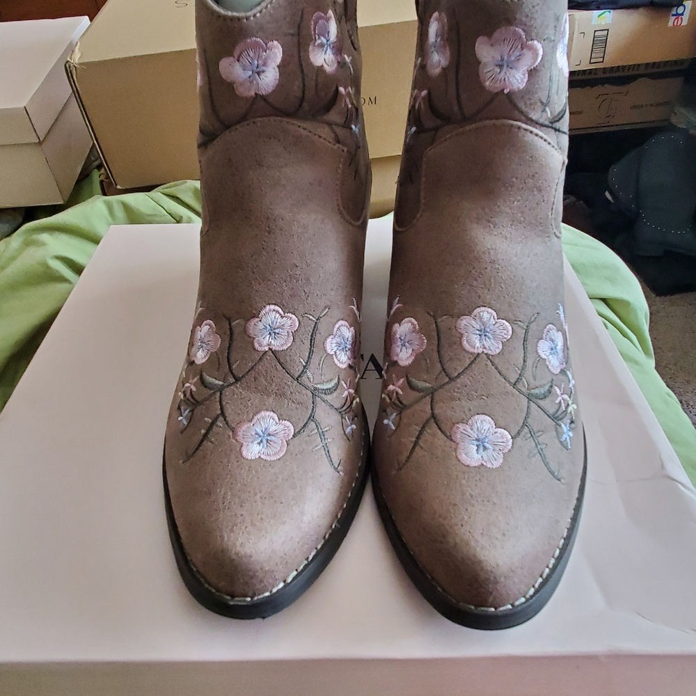 Adorable Lil Ankle Booties